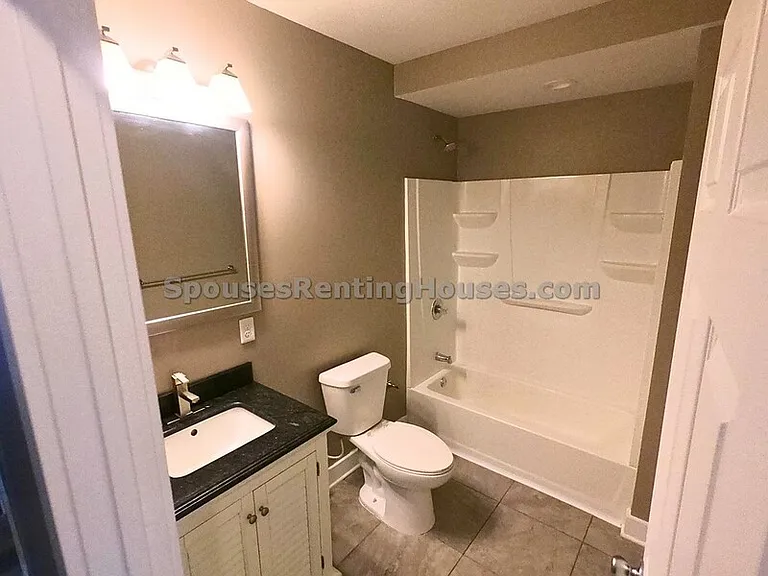 1402-1404 Charles St — Photo 10