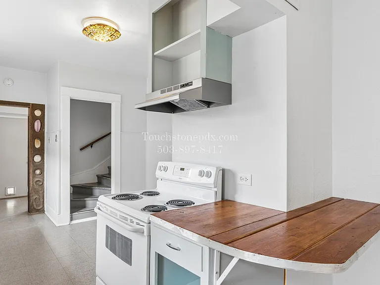 4315-4317 N Gantenbein Ave — Photo 12