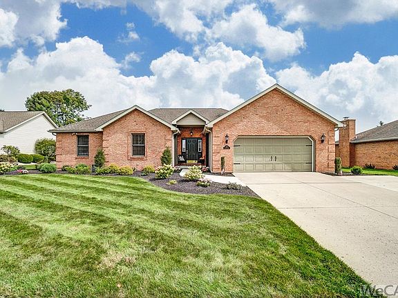 5th image of 880 Yorkshire Dr