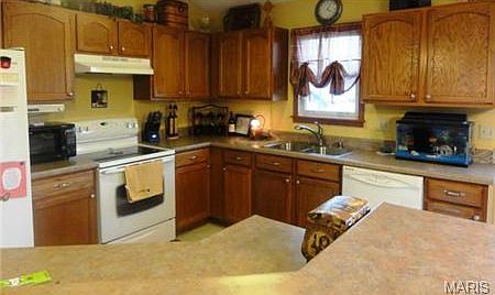 3rd image of 225 Sequoia Dr