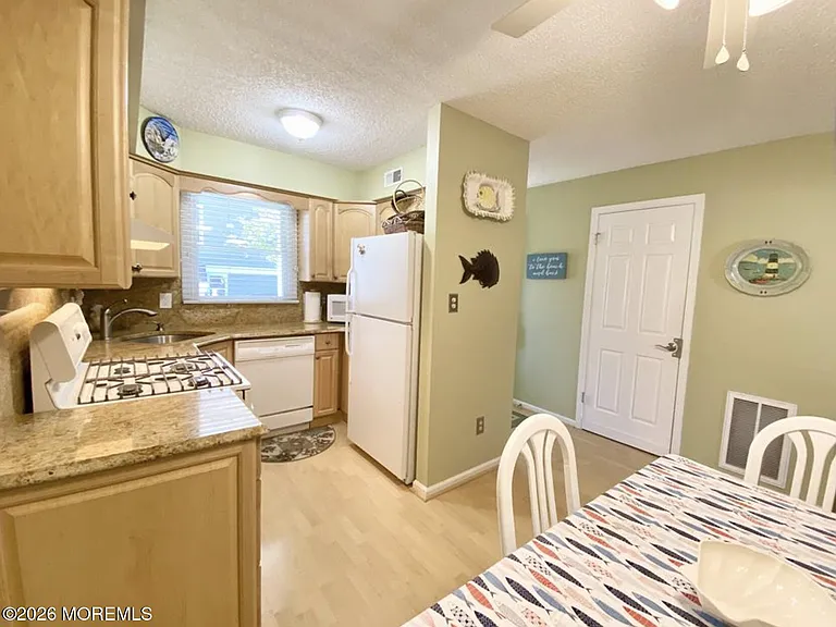 10 SE Central Ave #6 — Photo 6