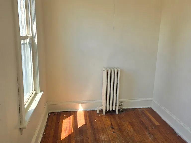 555 1st St #2 — Photo 9