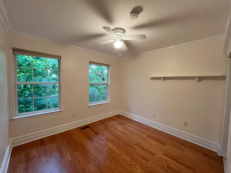 2417 Stanhope Ct — Photo 13