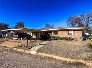 304 SE 2nd St, Knox City, TX 79529