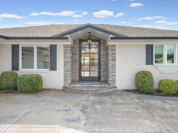 5th image of 401 Pollard Cir