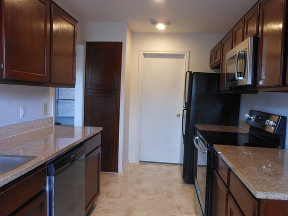 4th image of 1528 Barbara Dr