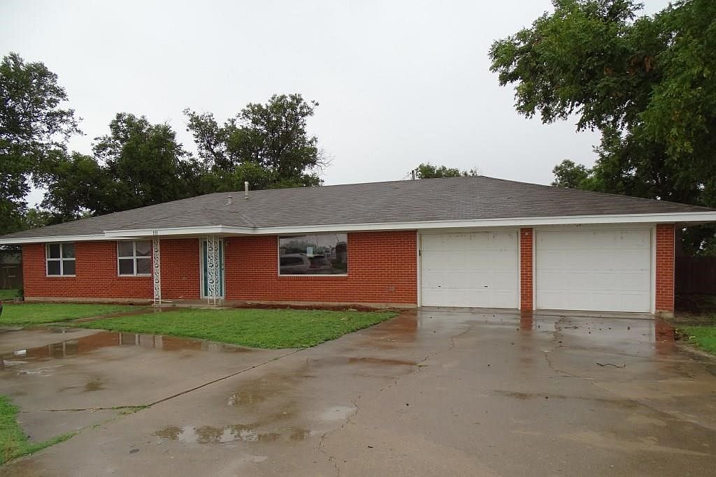 111 E Broadway St, Roscoe, TX 79545 Zillow