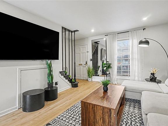 5th image of 3083 Colonial Way APT E