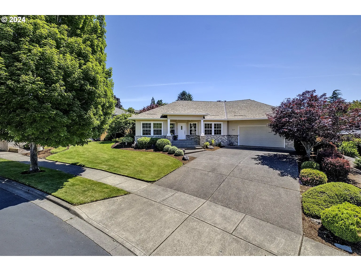 3277 Edgeview Ln photo 1