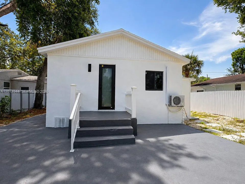 5511 NW 4th Ave #B