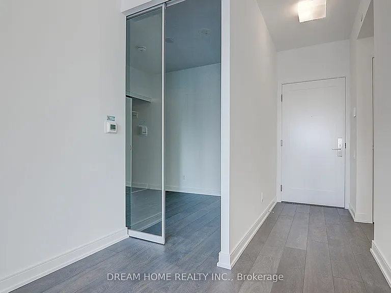 3 Gloucester St #1913 — Photo 27