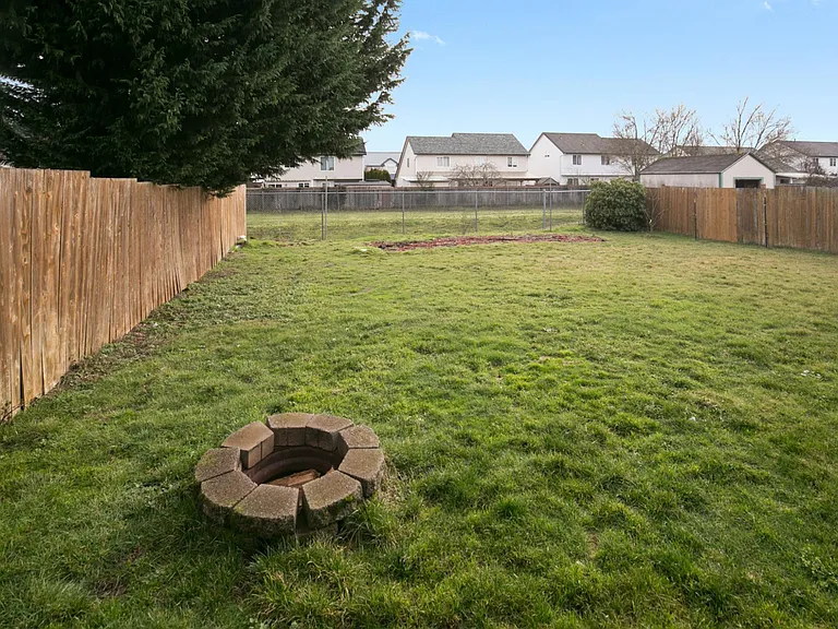 1207 NE 166th Ave — Photo 31