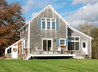 207 Peckham Rd, Little Compton, RI 02837