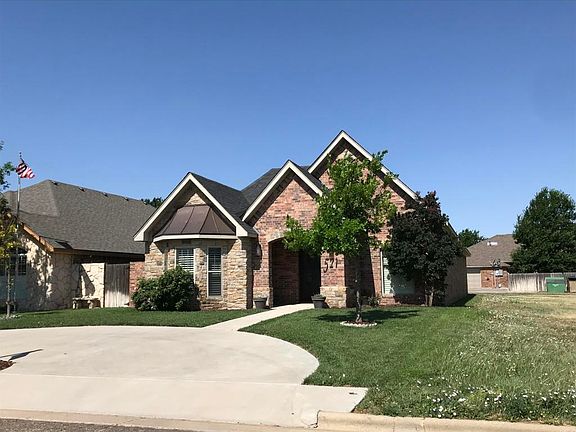 3rd image of 521 Bradley Ln