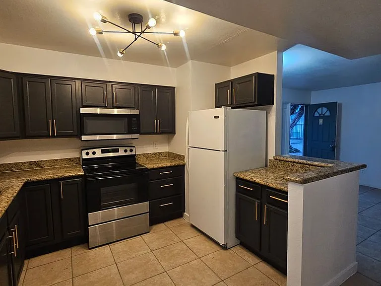 Mountain View Condos — Photo 81