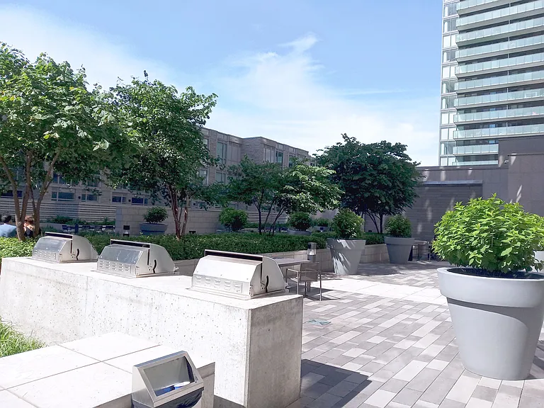 111 Saint Clair Ave W — Photo 22