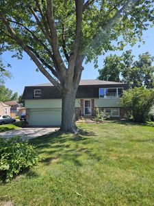 414 Cedar St, Lake In The Hills, IL, 60156