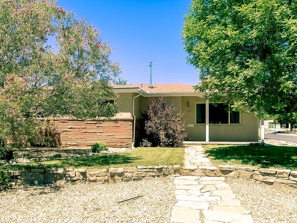 1st image of 729 Alvarado Dr NE