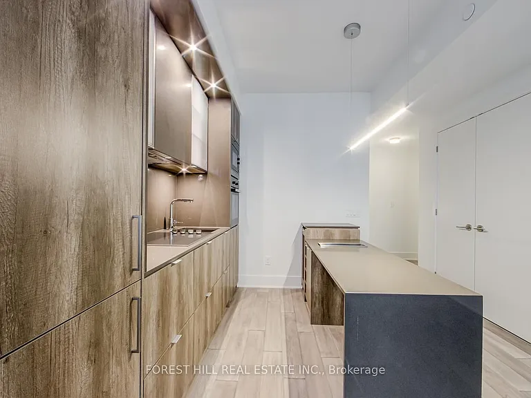 11 Yorkville Ave #2506 — Photo 8