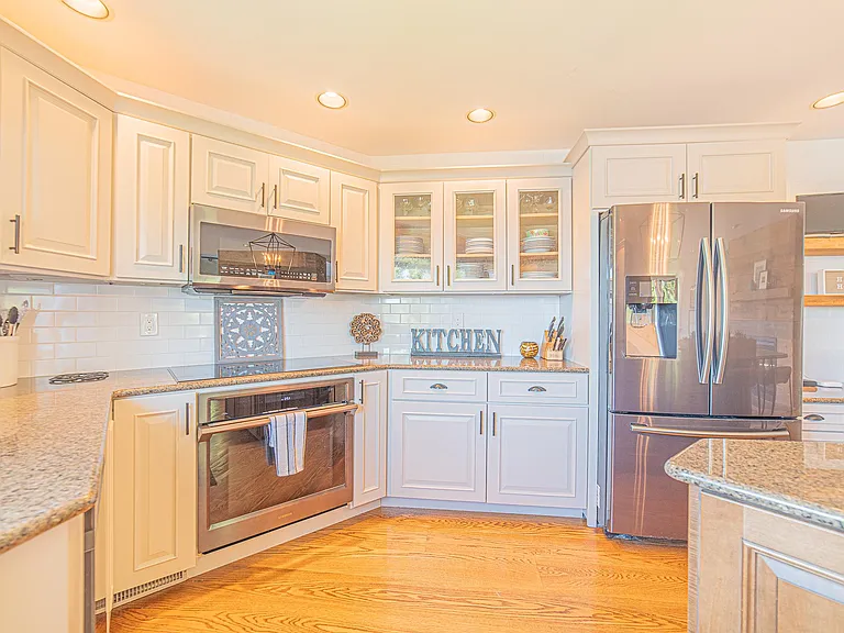 20 Shore Rd — Photo 31
