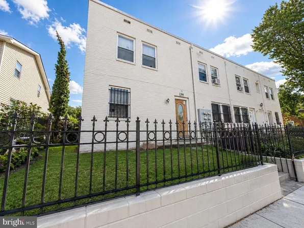 5117 A St SE, Washington, DC 20019