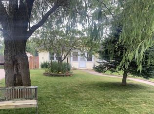 91 Huntington Dr, Mastic Beach, NY 11951