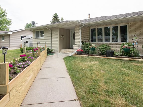 4th image of 923 22nd Ave S