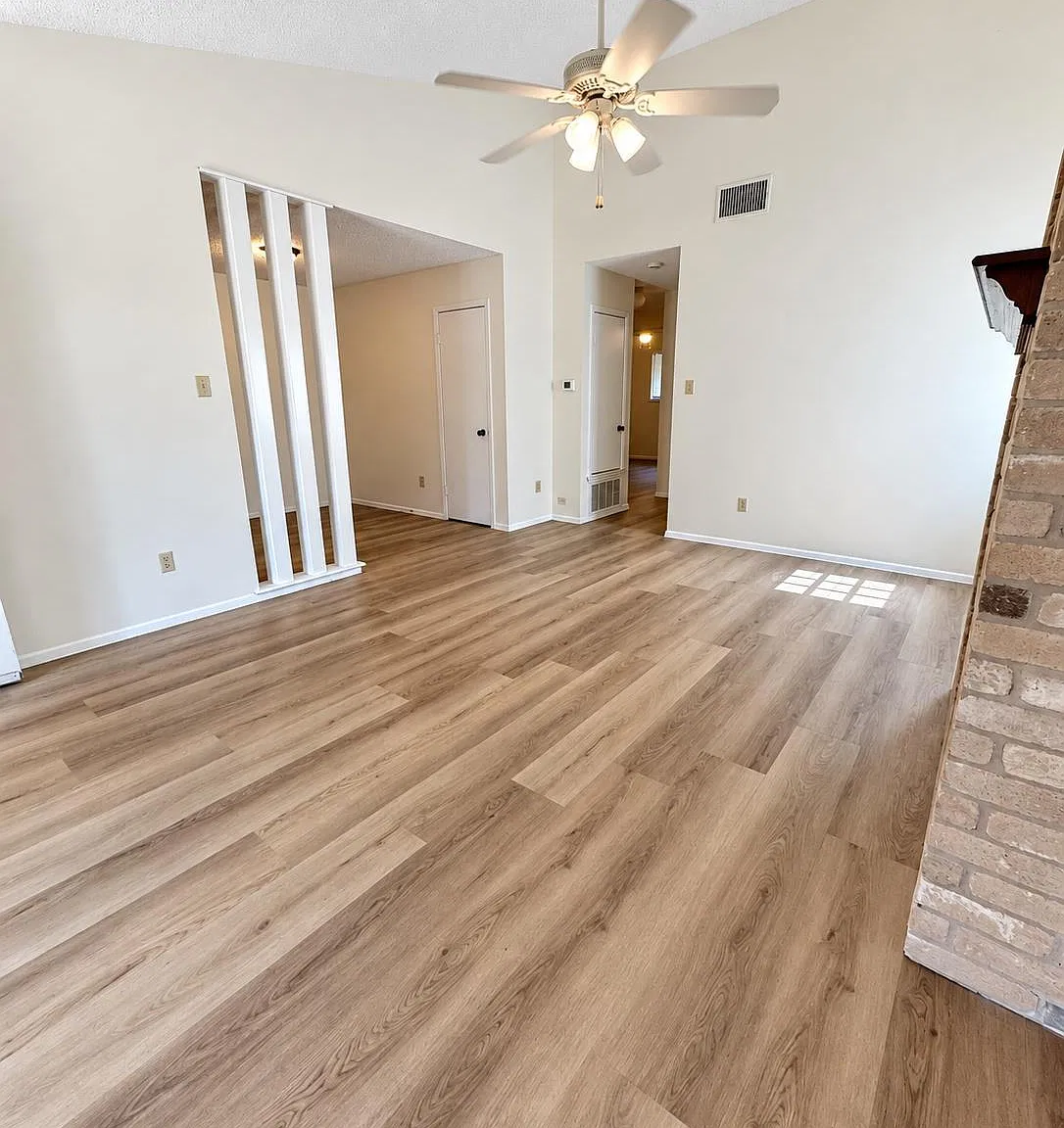 2 bed, 1.0 bath, 855 sqft, $1,400 — Photo 3