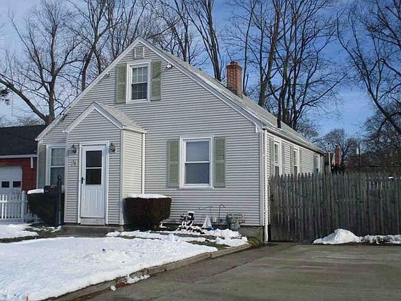 3rd image of 54 Larchmere Dr