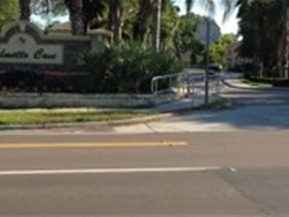 2nd image of 4586 Limerick Dr