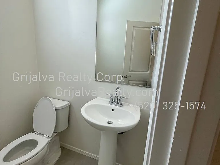 10677 W Harrigan Dr — Photo 23