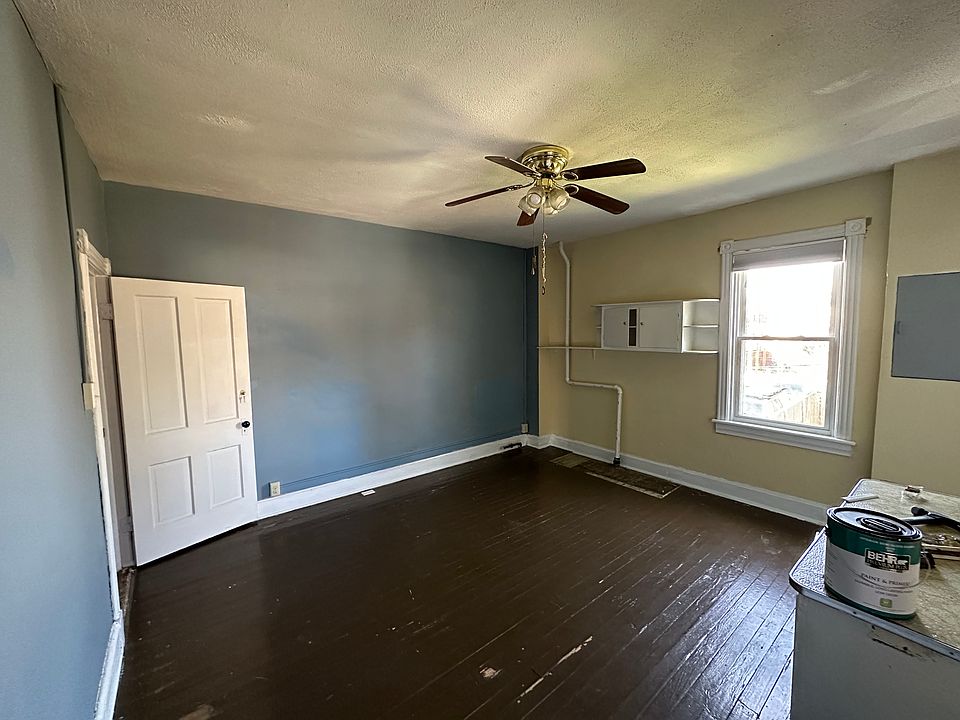 1st image of 744 W Washington St #3