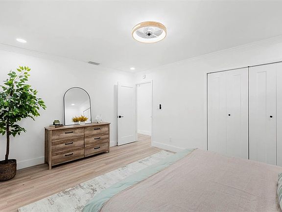 4th image of 4733 25TH AVENUE S