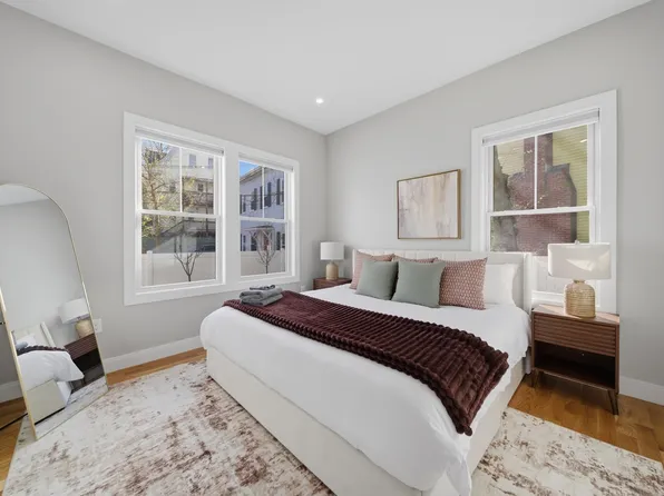 174 Walnut St #1, Somerville, MA 02145