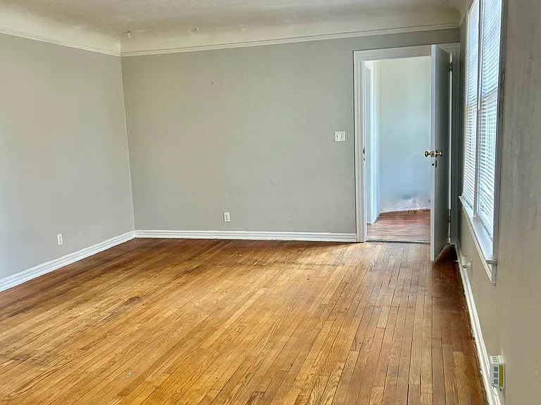1215 Willow Branch Ave — Photo 6