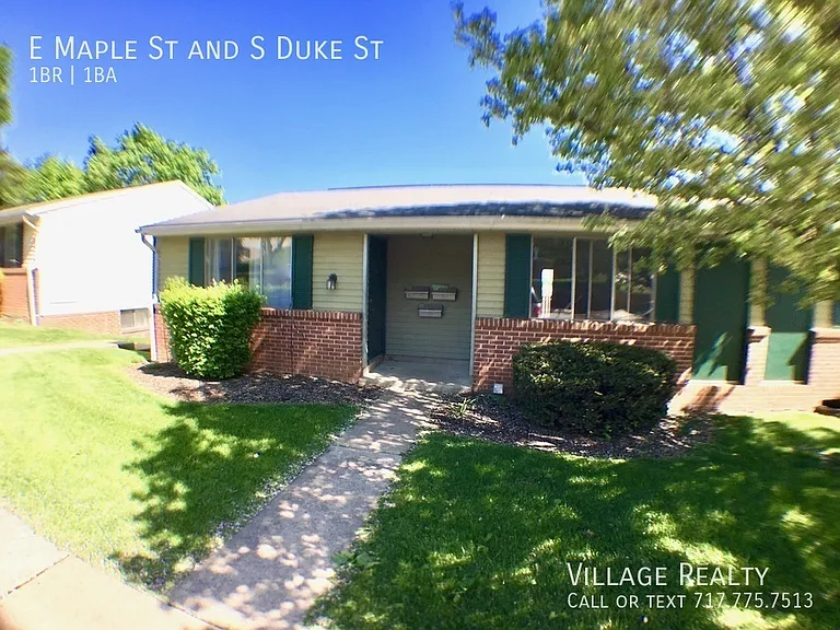 E Maple St — Photo 4