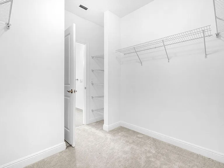 540 Sanderling Cir — Photo 14