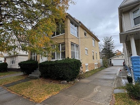 3rd image of 2033 Halstead Ave