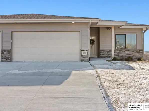 14801 Willow St, Bennington, NE 68007