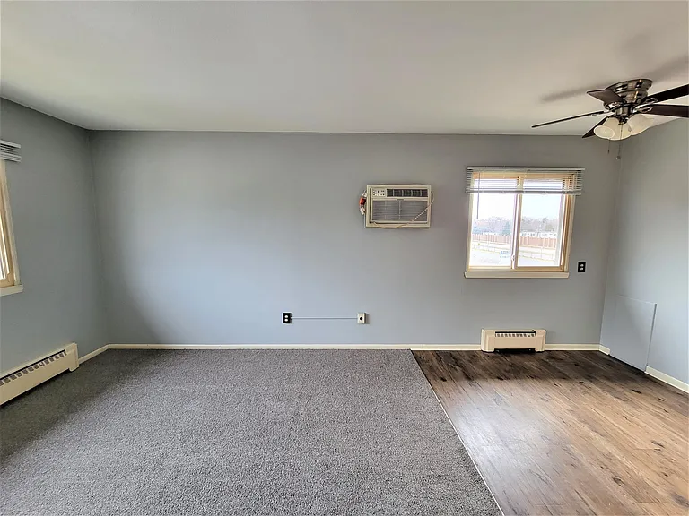 5025 University Ave NE #10 — Photo 5
