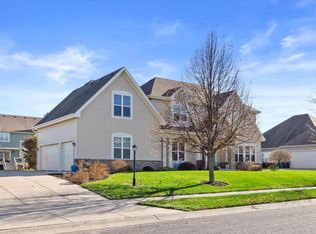 W193N5840 Canary Dr, Menomonee Falls, WI 53051