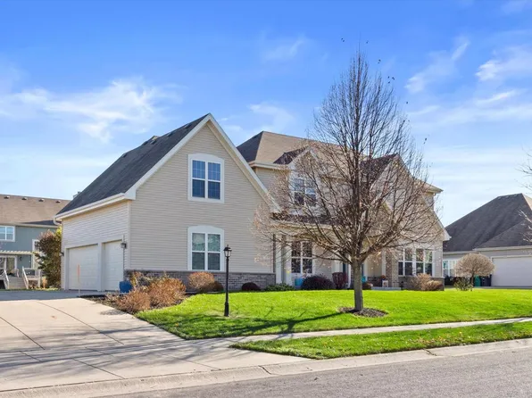 W193N5840 Canary DRIVE, Menomonee Falls, WI 53051