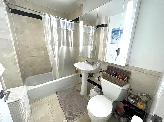 Rented by Voro, LLC | media 16