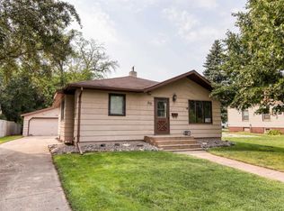 315 14th St S, Moorhead, MN 56560