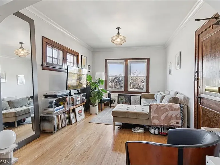 4224 Cedar Avenue South — Photo 2