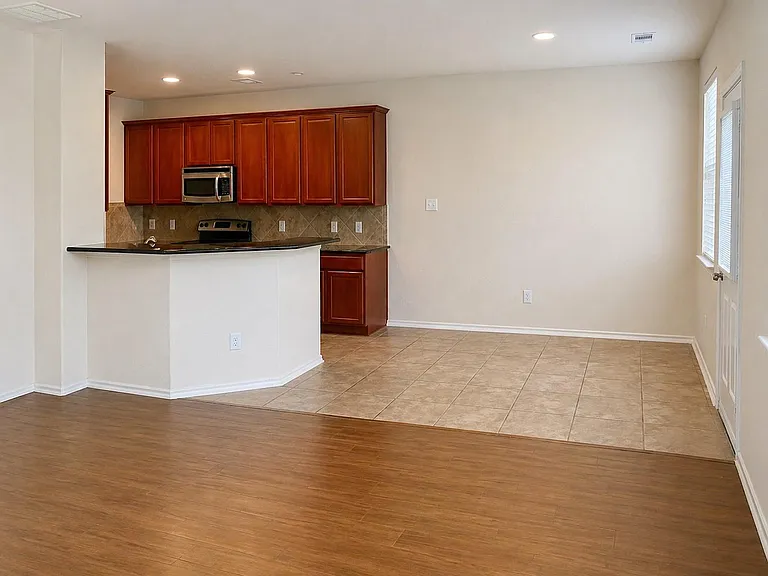 6407 Densberry Ln — Photo 6