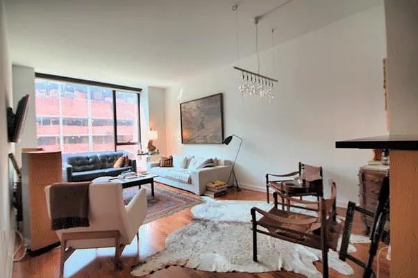 Rented by Kian Realty | media 25