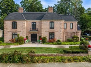 38 S Deeplands Rd, Grosse Pointe Shores, MI 48236