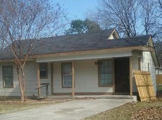 820 S Charles St, Lewisville, TX 75057