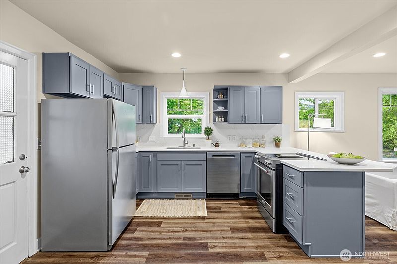 4th image of 902 22nd Avenue